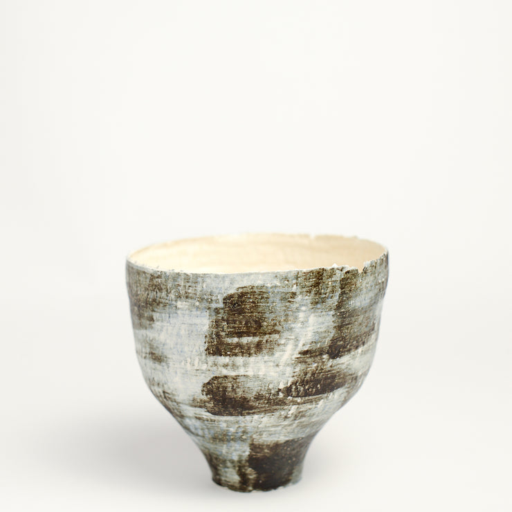 gốm maker is the ceramic practice of Thannie Phan, a Vietnamese artist and potter now based in Naarm.  Thannie&