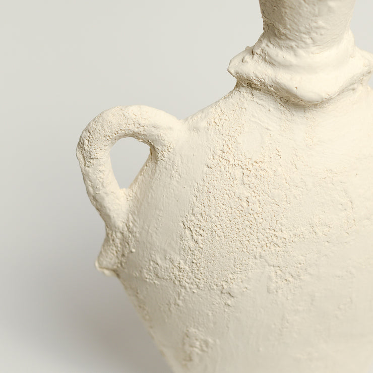 Ceramic vase handmade by Melbourne-based artist Irene from Iggy & Lou Lou. Irene’s practice is informed by a deep respect for traditional making processes, a commitment to a minimal environmental footprint, and a devotion to creating handmade, beloved ceramics that last a lifetime.
