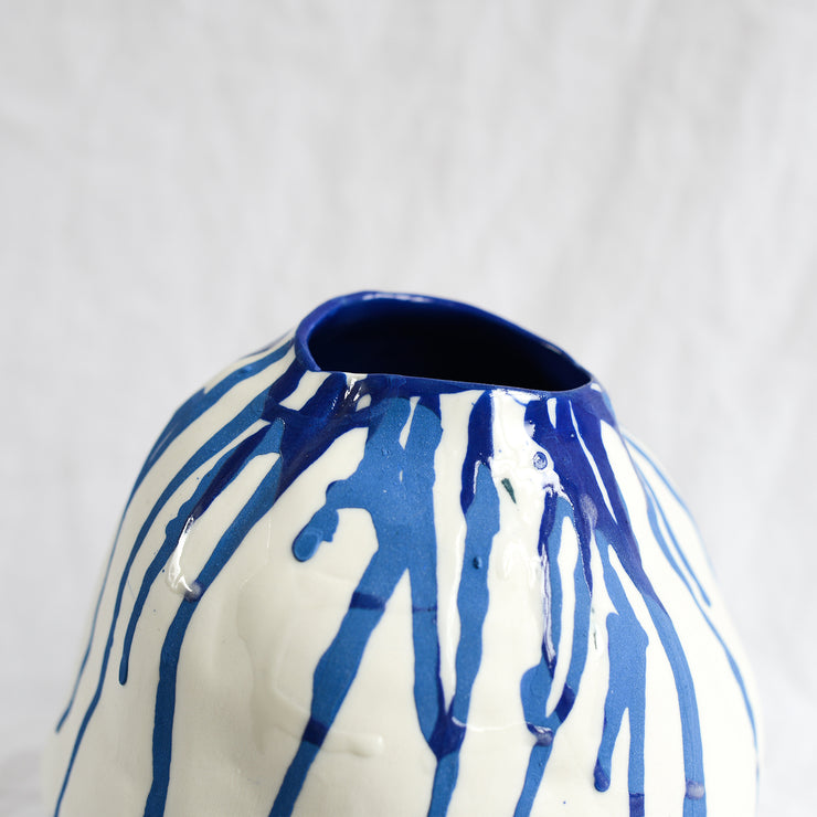Porcelain Vase handmade by La Petite Fabrique De Brunswick