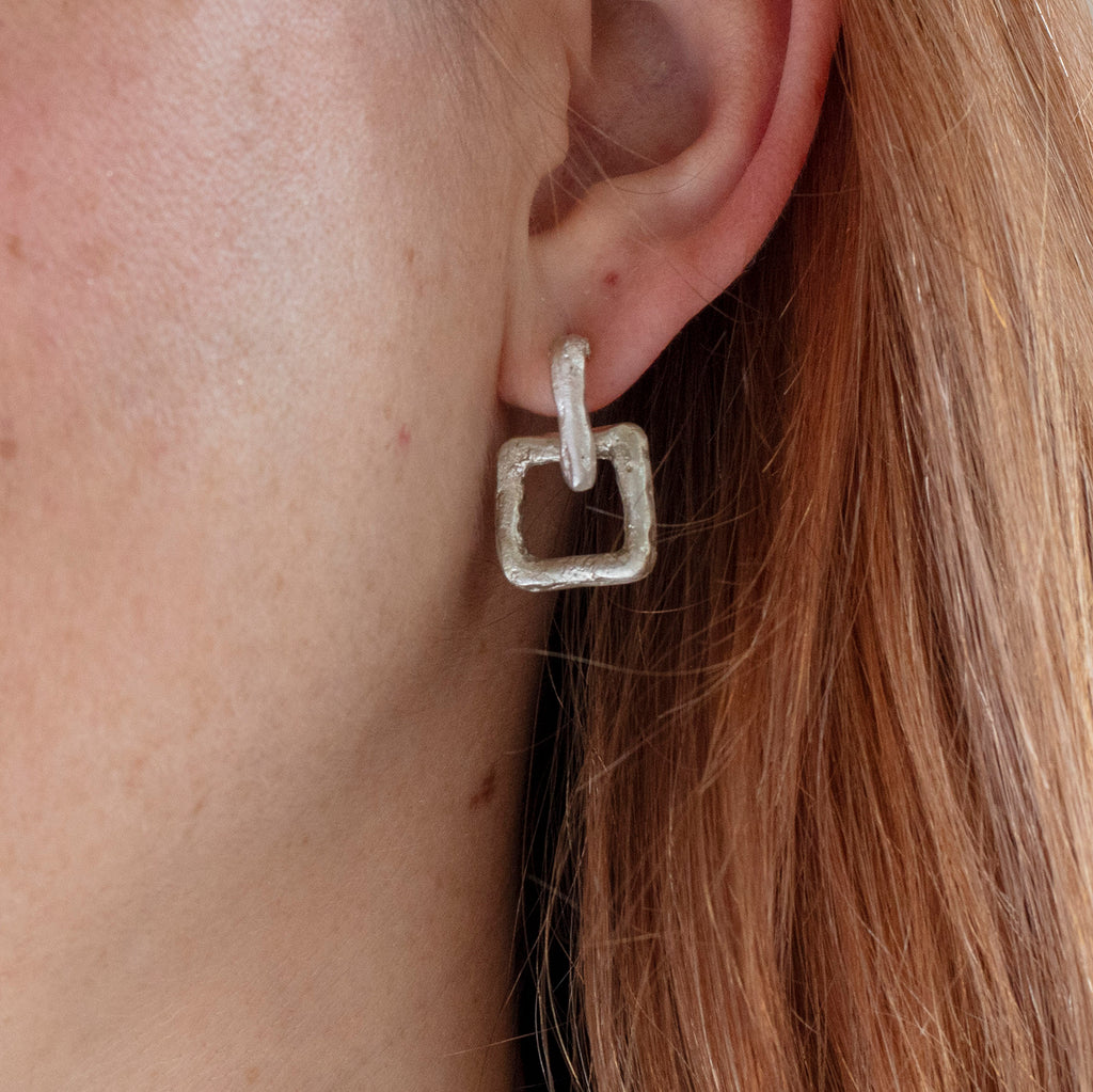 KIRA EDWARDS is a contemporary jeweller, utilising traditional techniques to make organic sculptural pieces. Her work is an ode to the making process, embracing the imperfections and beauty that arise along the way. Exploring texture, sculpture and mixed metals, her work aims to capture a natural ease.