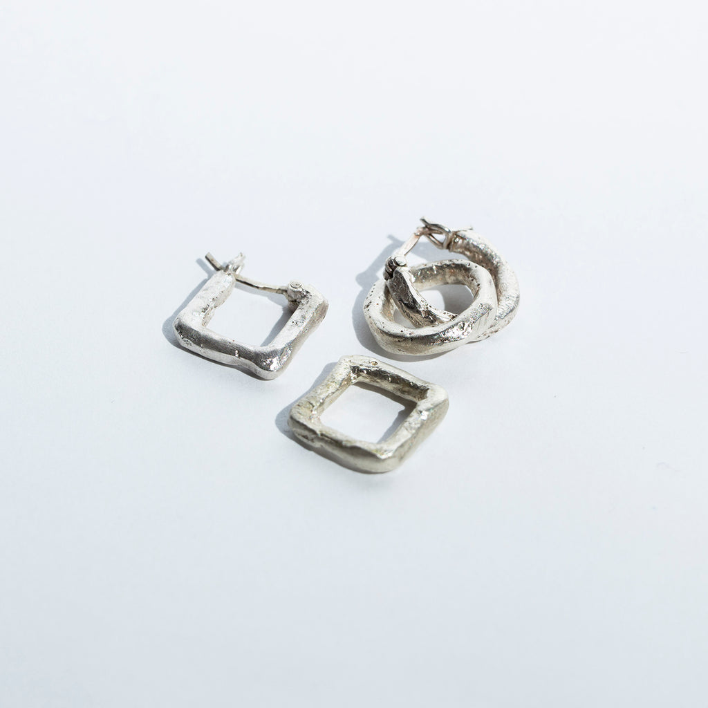 KIRA EDWARDS is a contemporary jeweller, utilising traditional techniques to make organic sculptural pieces. Her work is an ode to the making process, embracing the imperfections and beauty that arise along the way. Exploring texture, sculpture and mixed metals, her work aims to capture a natural ease.