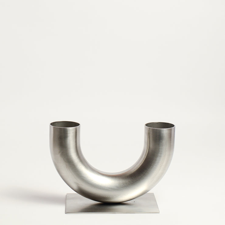 Stainless steel vase by ACV studio Anna Varendorff