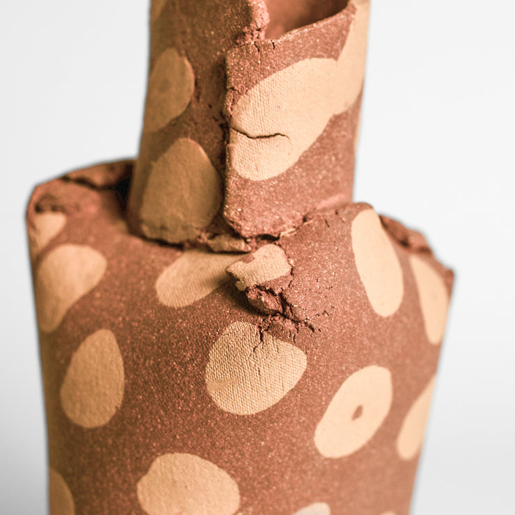 ANNA GLEESON is an Australian artist now based in New-York. Anna creates contemporary ceramic sculptures using traditional hand-building techniques which she manipulates in order to distort the expected aesthetic of a vessel, creating playful and intriguing sculptures. 