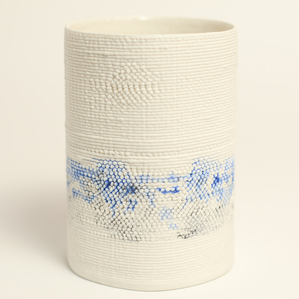 Porcelain sculpture made by Alterfact using 3D printing techniques in clay. Alterfact is an Australian duo composed of ceramicist Lucile Sciallano and designer Ben Landau based in Melbourne where they create contemporary ceramics using 3D printing techniques.