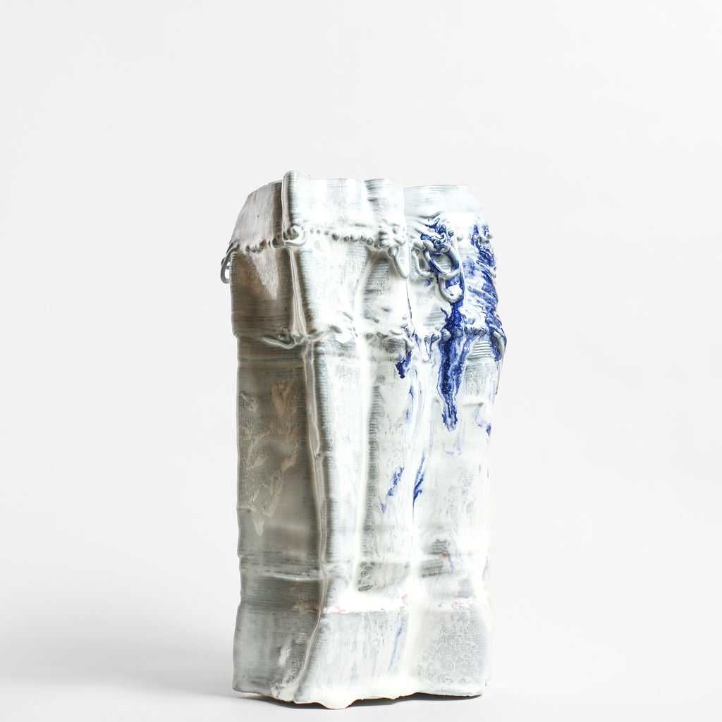 Porcelain sculpture made by Alterfact using 3D printing techniques in clay. Alterfact is an Australian duo composed of ceramicist Lucile Sciallano and designer Ben Landau based in Melbourne where they create contemporary ceramics using 3D printing techniques.