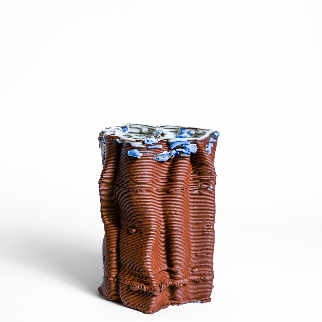 Porcelain sculpture made by Alterfact using 3D printing techniques in clay. Alterfact is an Australian duo composed of ceramicist Lucile Sciallano and designer Ben Landau based in Melbourne where they create contemporary ceramics using 3D printing techniques.