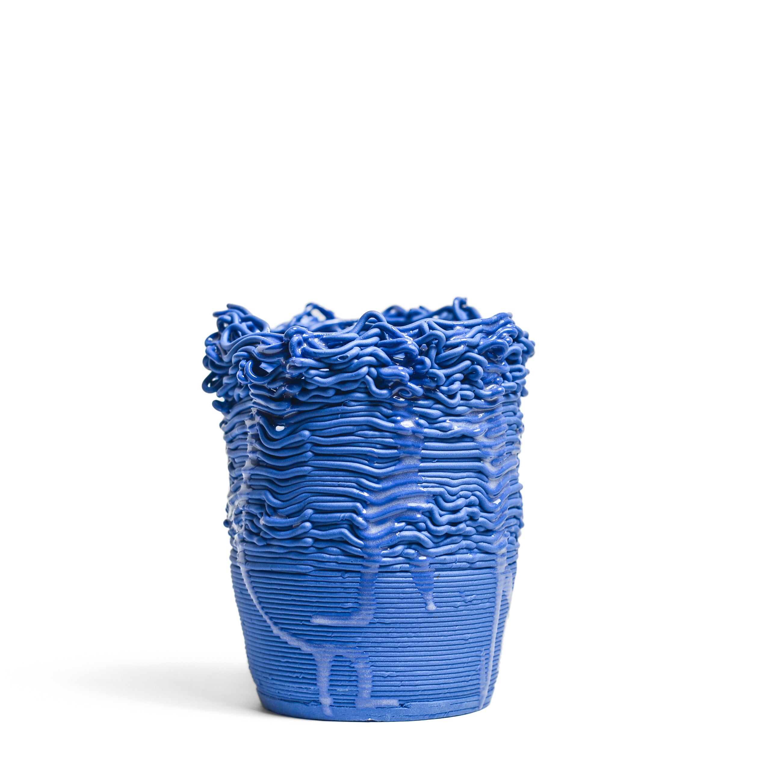 Porcelain sculpture made by Alterfact using 3D printing techniques in clay. Alterfact is an Australian duo composed of ceramicist Lucile Sciallano and designer Ben Landau based in Melbourne where they create contemporary ceramics using 3D printing techniques.