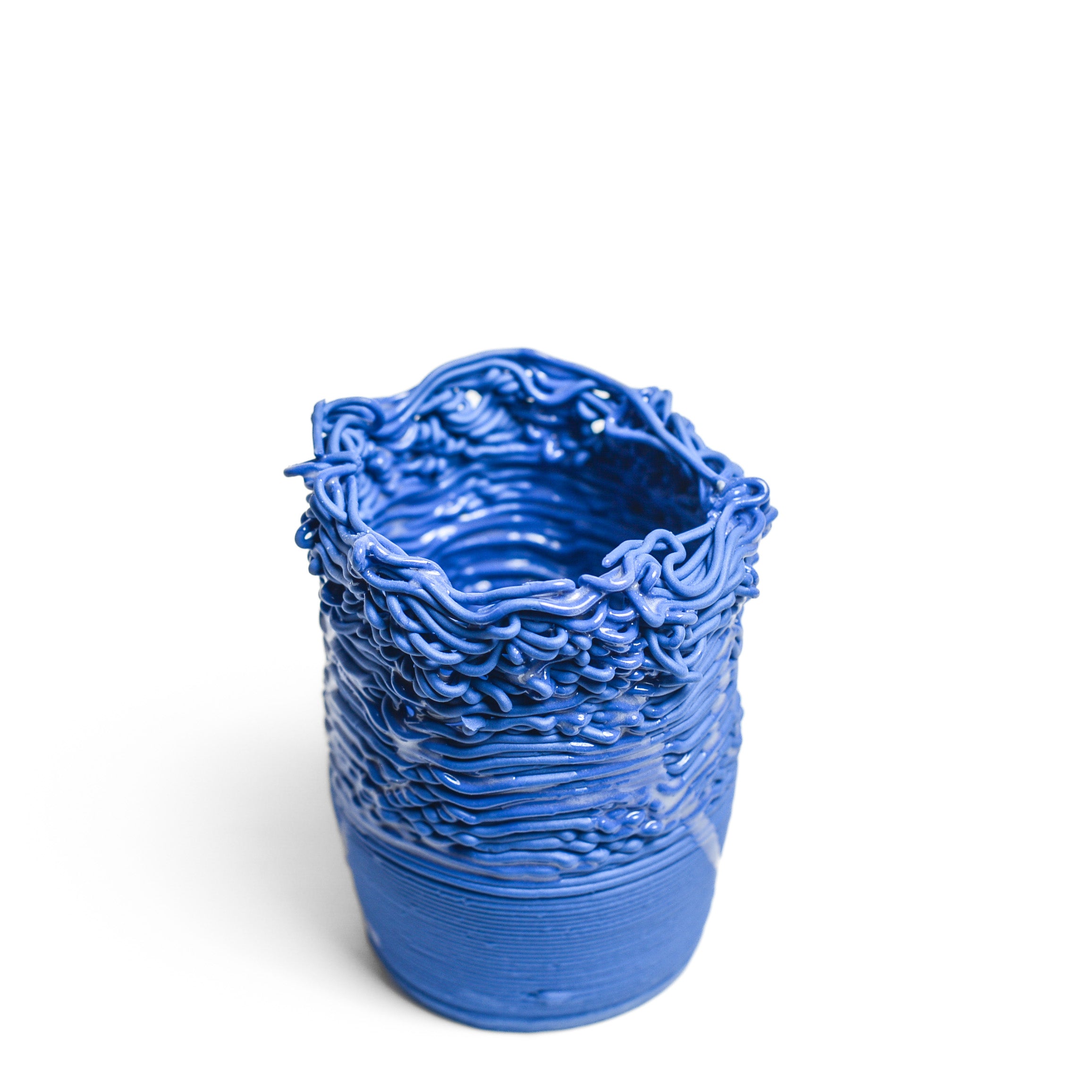 Porcelain sculpture made by Alterfact using 3D printing techniques in clay. Alterfact is an Australian duo composed of ceramicist Lucile Sciallano and designer Ben Landau based in Melbourne where they create contemporary ceramics using 3D printing techniques.