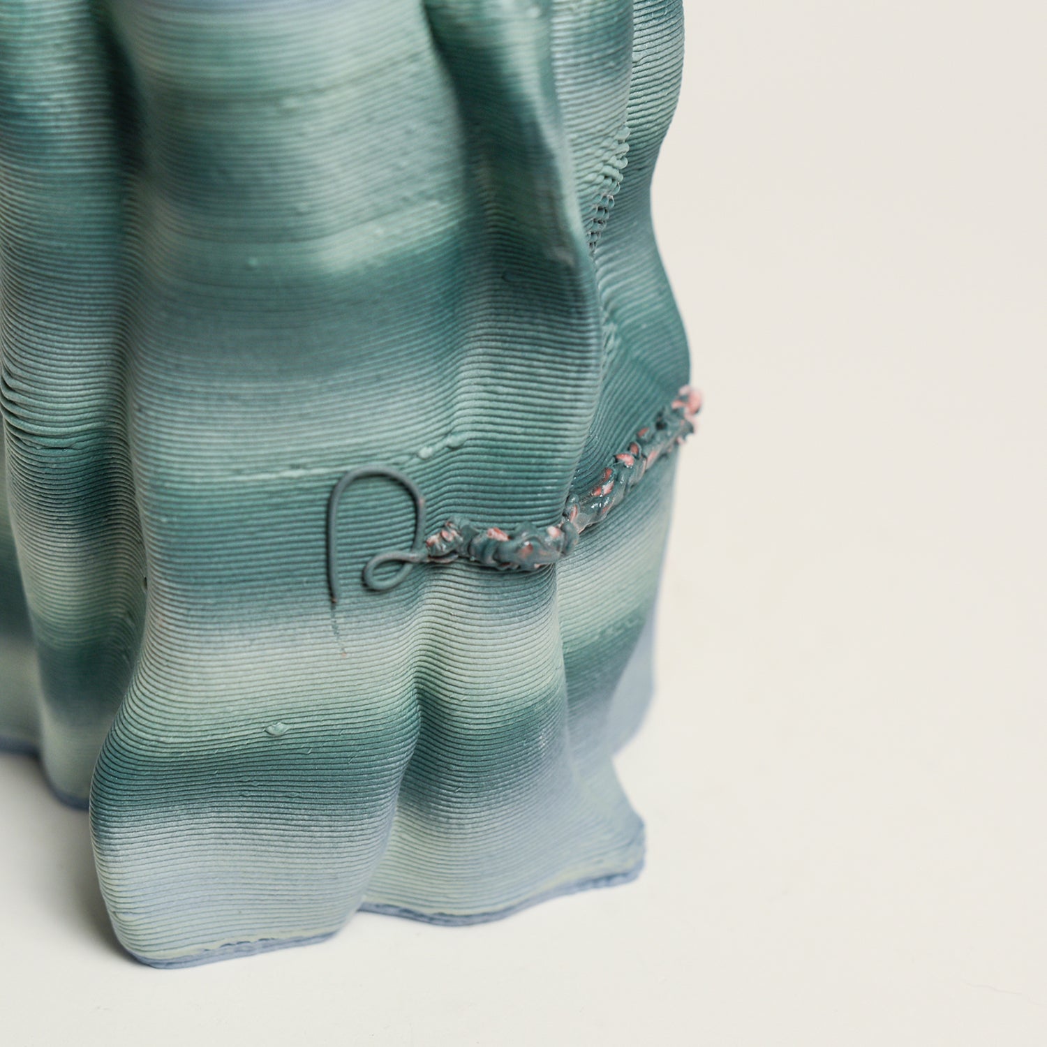 Porcelain sculpture made by Alterfact using 3D printing techniques in clay. Alterfact is an Australian duo composed of ceramicist Lucile Sciallano and designer Ben Landau based in Melbourne where they create contemporary ceramics using 3D printing techniques.