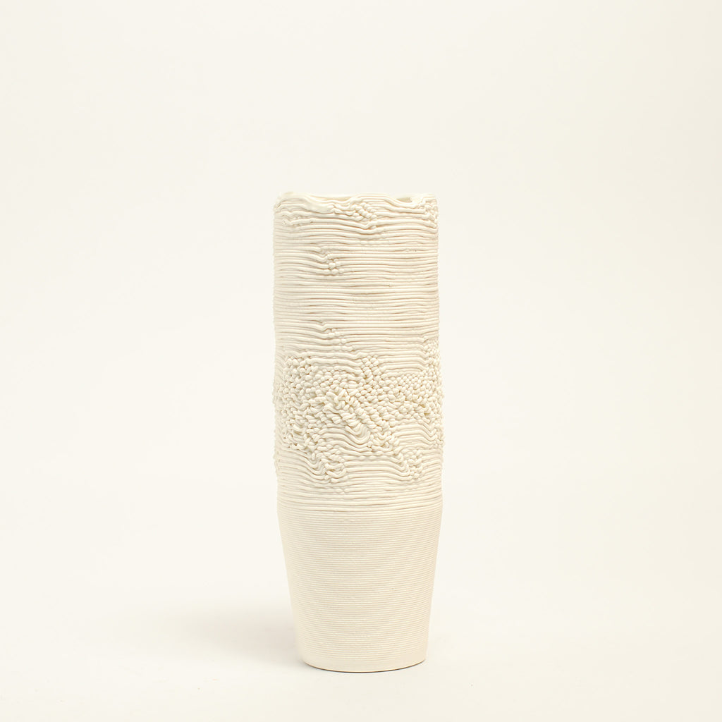 Porcelain sculpture made by Alterfact using 3D printing techniques in clay. Alterfact is an Australian duo composed of ceramicist Lucile Sciallano and designer Ben Landau based in Melbourne where they create contemporary ceramics using 3D printing techniques.