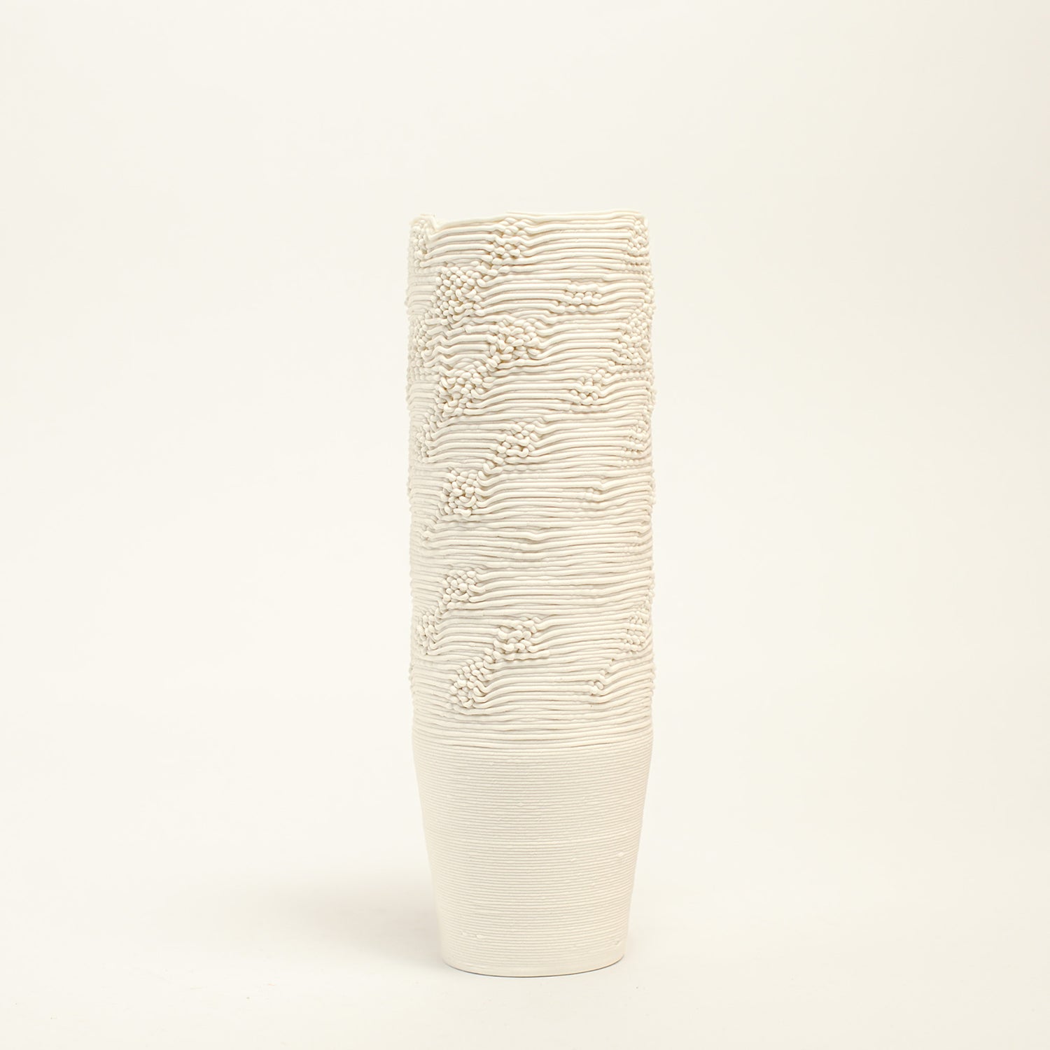 Porcelain sculpture made by Alterfact using 3D printing techniques in clay. Alterfact is an Australian duo composed of ceramicist Lucile Sciallano and designer Ben Landau based in Melbourne where they create contemporary ceramics using 3D printing techniques.