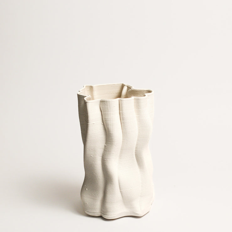 ALTERFACT is an experimental design studio created by Lucile Sciallano and Ben Landau in 2014. Alterfact’s practice is currently focused on the use of 3D printing in clay as a small batch manufacturing process. They push the boundaries of this traditionally plastic-based medium, and play with its connotations of utilitarianism and gimmickry, as it moves into a feasible reality