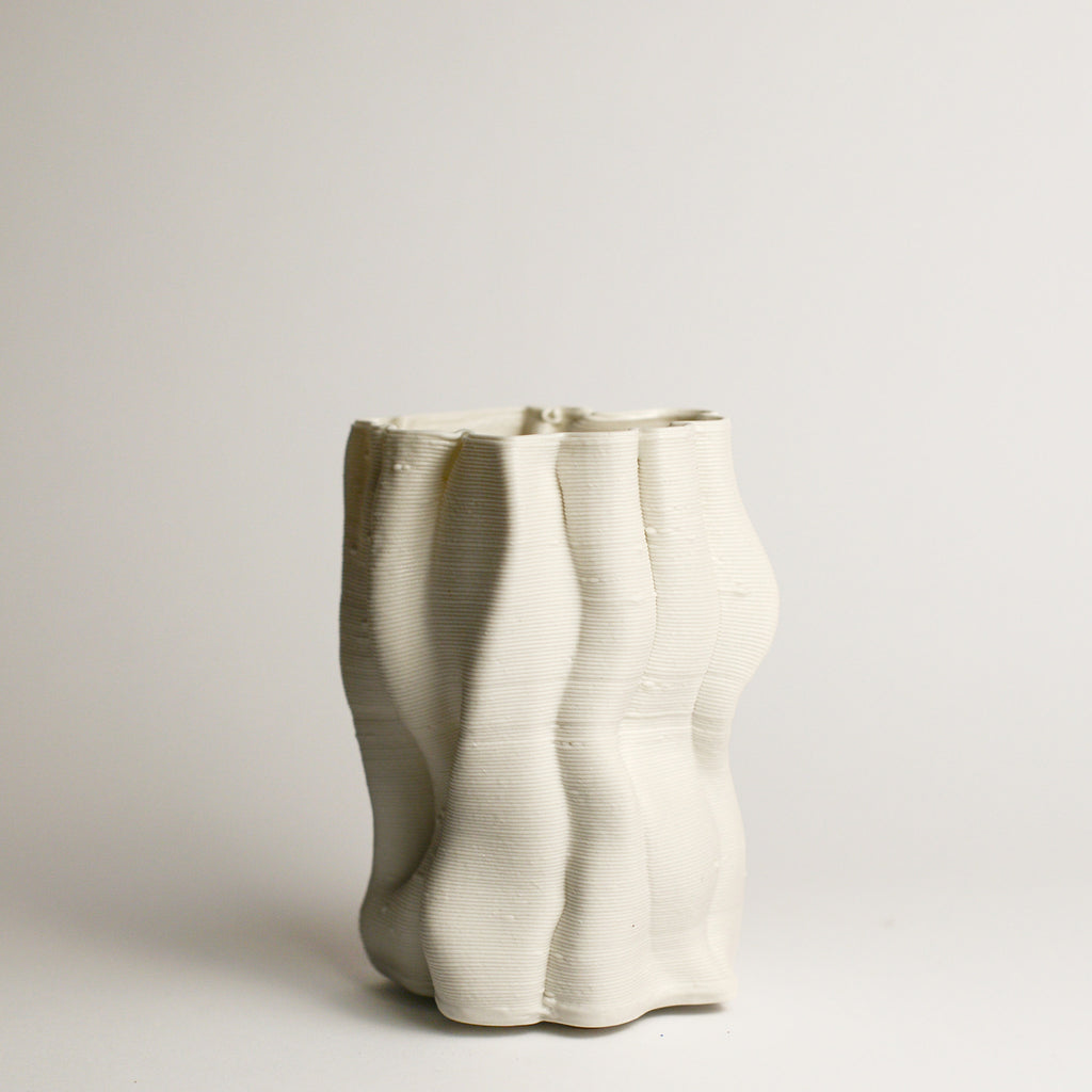 ALTERFACT is an experimental design studio created by Lucile Sciallano and Ben Landau in 2014. Alterfact’s practice is currently focused on the use of 3D printing in clay as a small batch manufacturing process. They push the boundaries of this traditionally plastic-based medium, and play with its connotations of utilitarianism and gimmickry, as it moves into a feasible reality