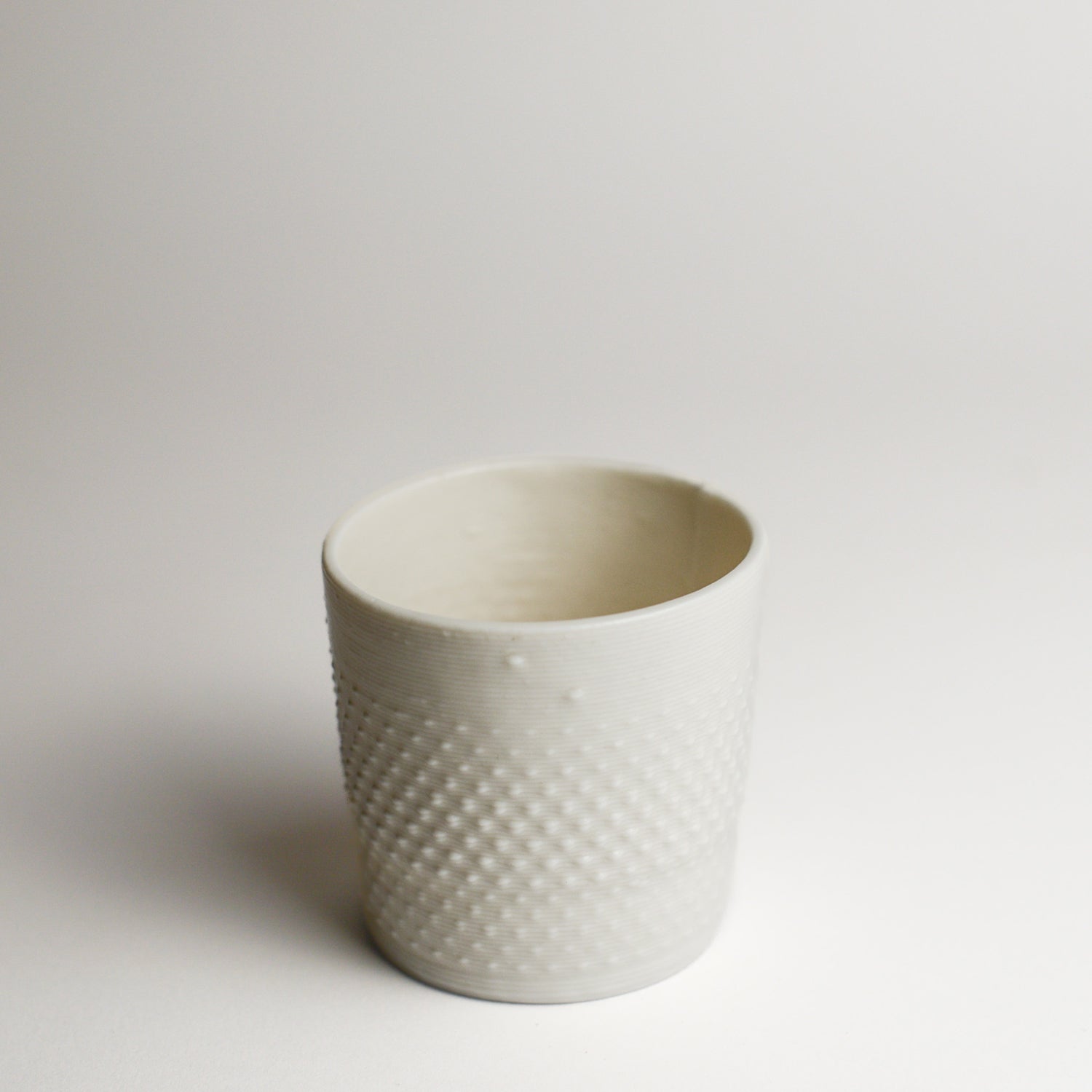 ALTERFACT is an experimental design studio created by Lucile Sciallano and Ben Landau in 2014. Alterfact’s practice is currently focused on the use of 3D printing in clay as a small batch manufacturing process. They push the boundaries of this traditionally plastic-based medium, and play with its connotations of utilitarianism and gimmickry, as it moves into a feasible reality