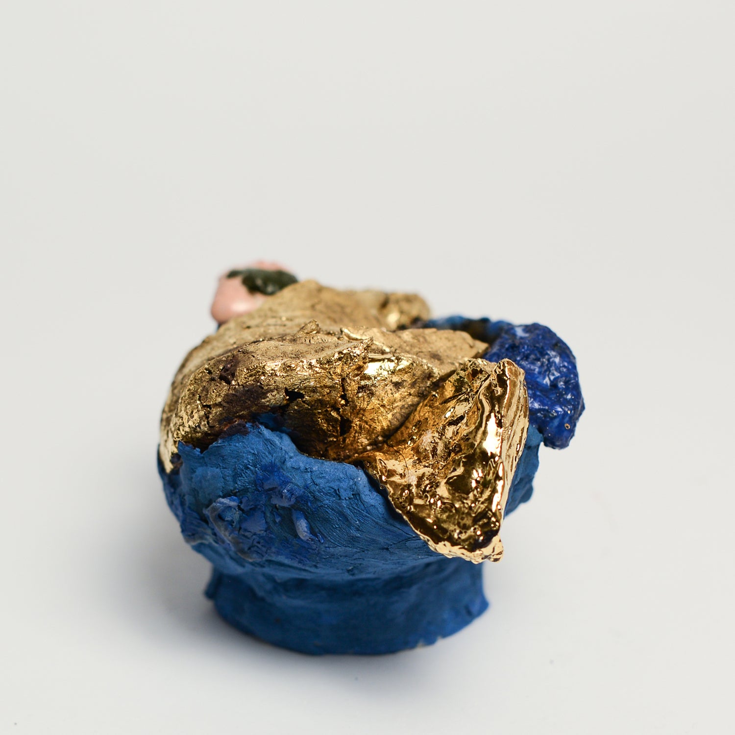 Ceramic sculpture handmade by ceramicist Anna Parsons