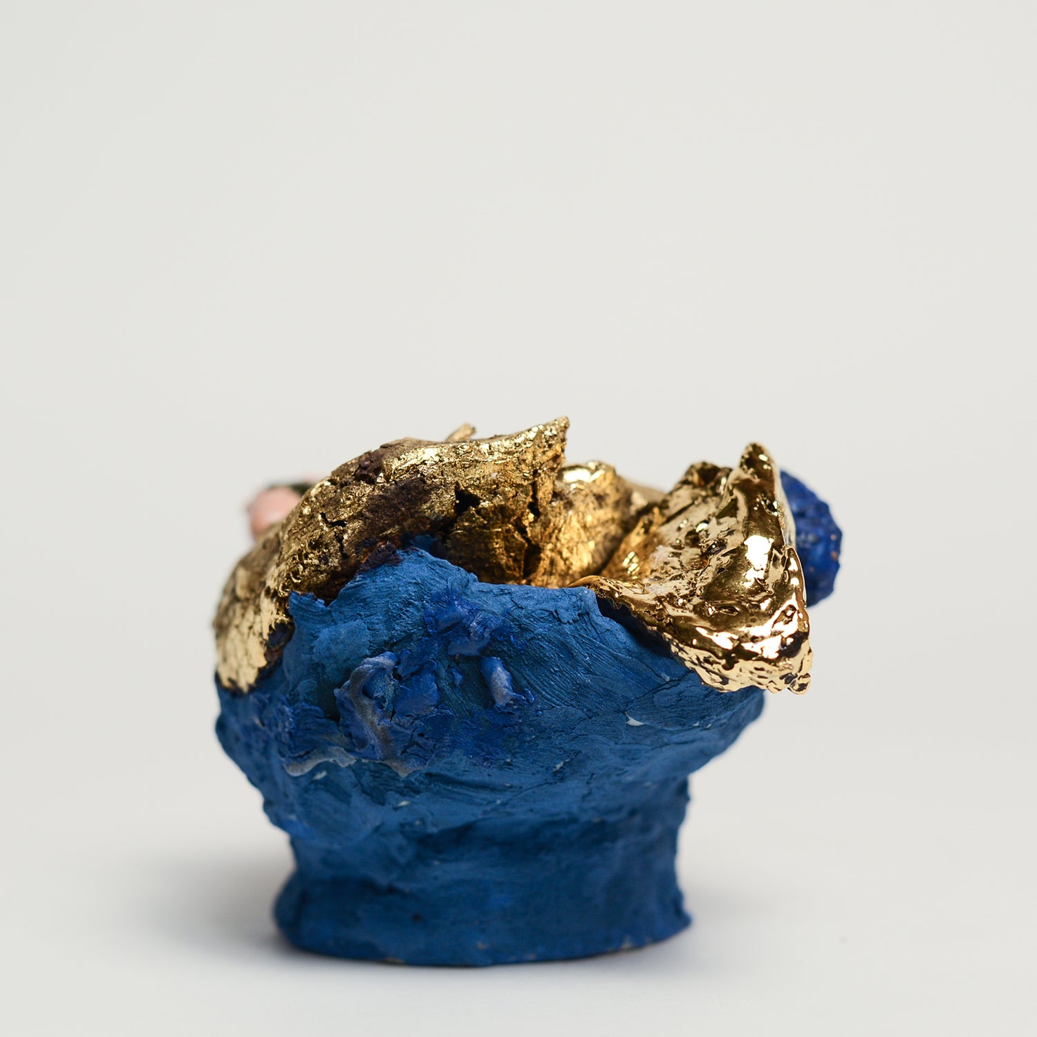 Ceramic sculpture handmade by ceramicist Anna Parsons