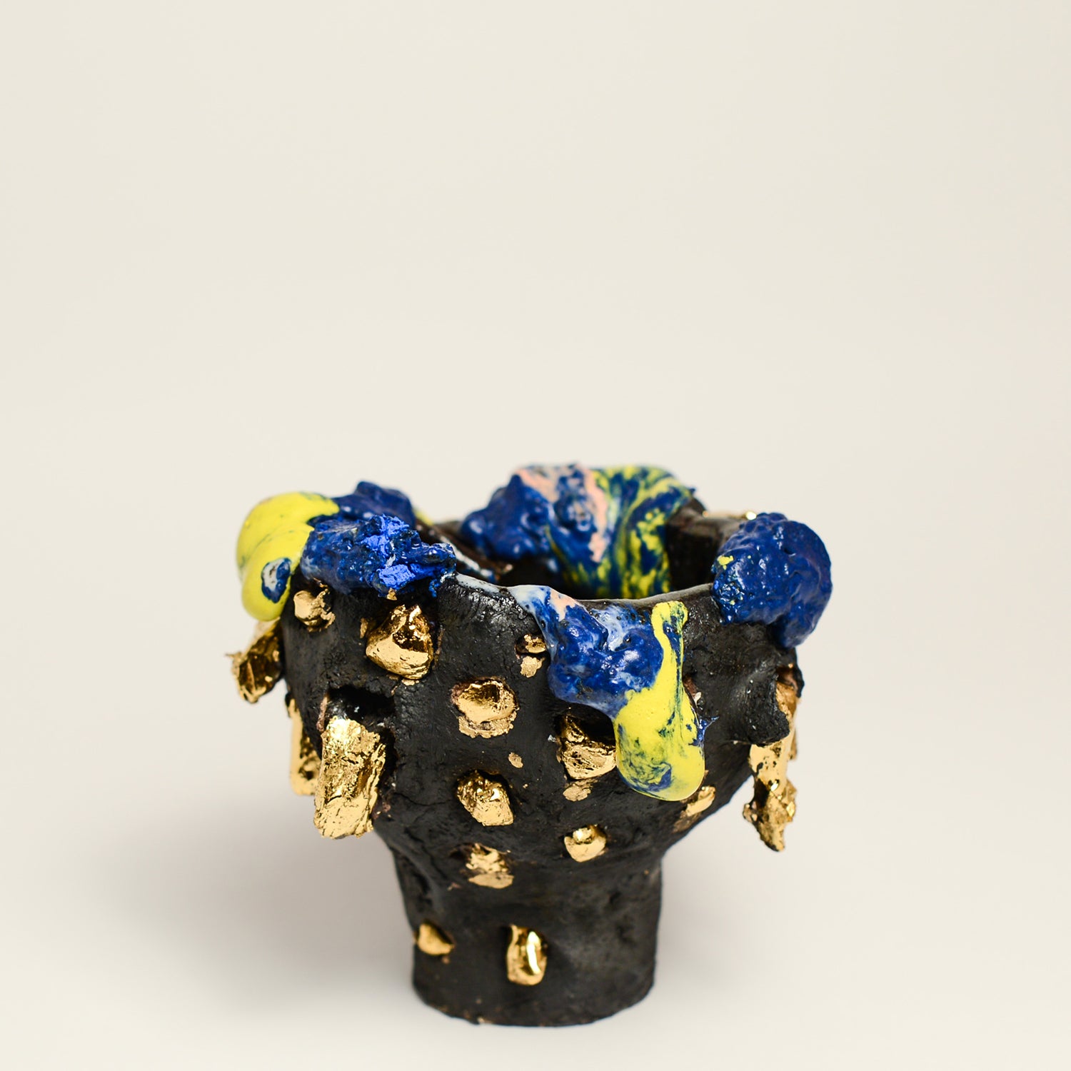 ANNA PARSONS is a ceramicist, working intuitively, finding clay a receptive medium to express herself. Anna often incorporates additions from the bush from where Anna lives. Anna fires her work numerous times, sometimes up to 5 firings to get the desired effects. Anna majored in sculpture at  BA Sydney College of the Arts and now lives in Rosebank, NSW.