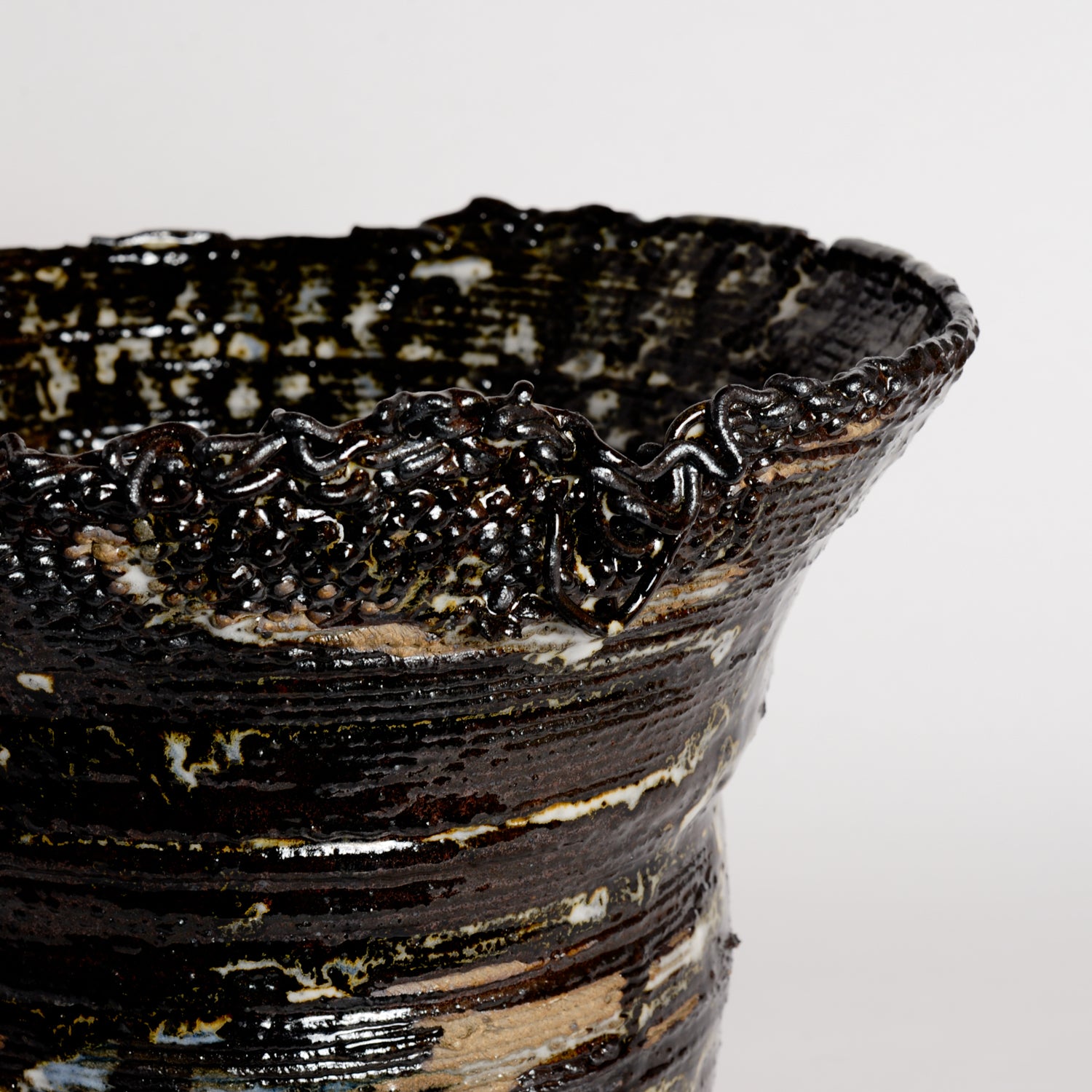 'Threaded Series' Vessel