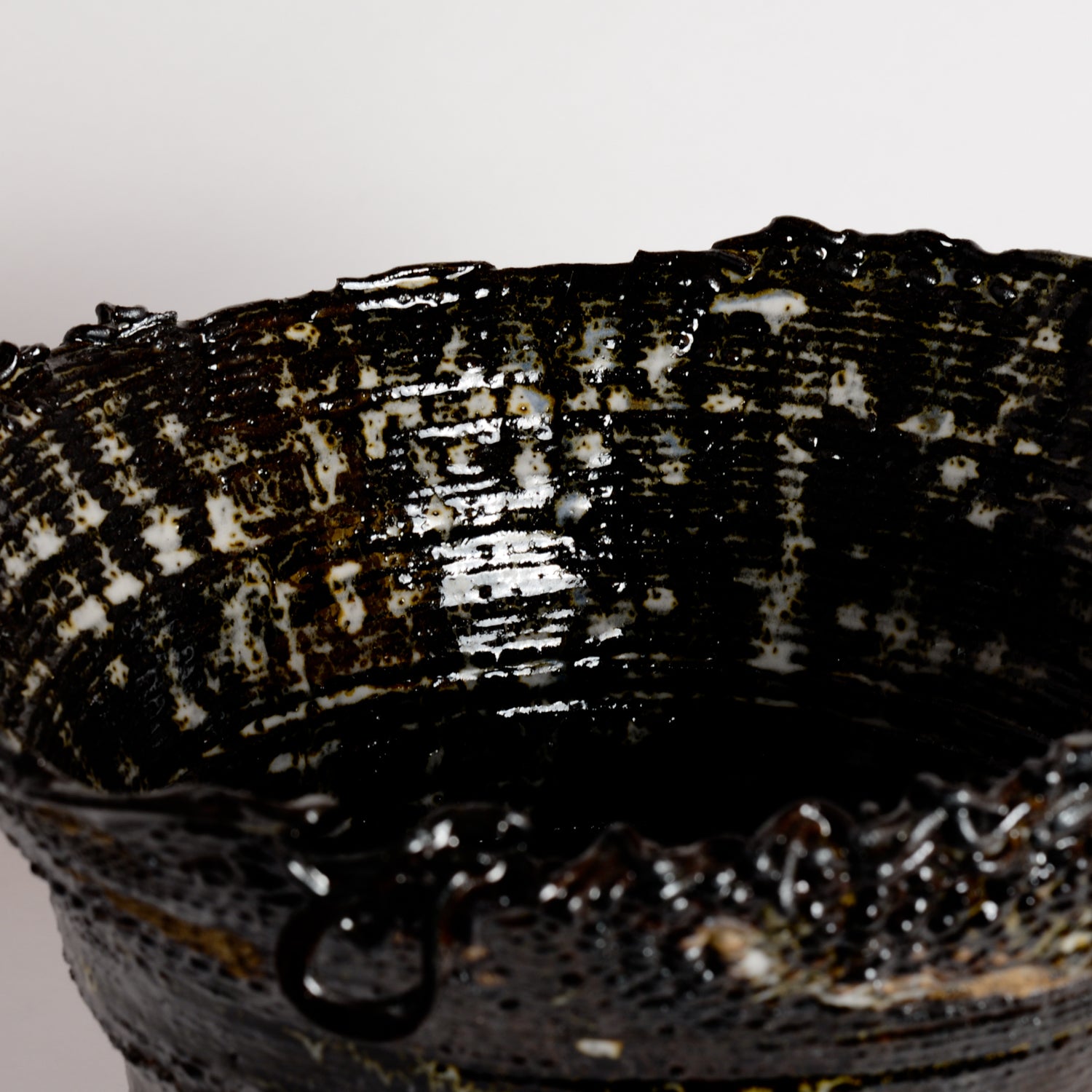 'Threaded Series' Vessel