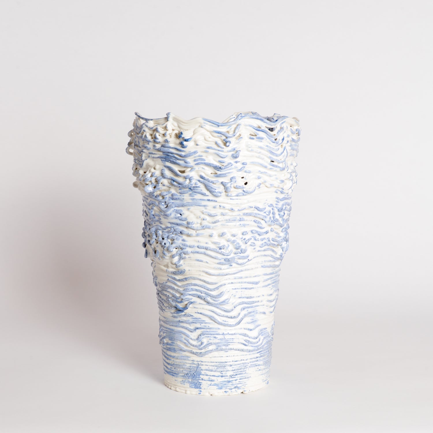 'Threaded Series' Vessel