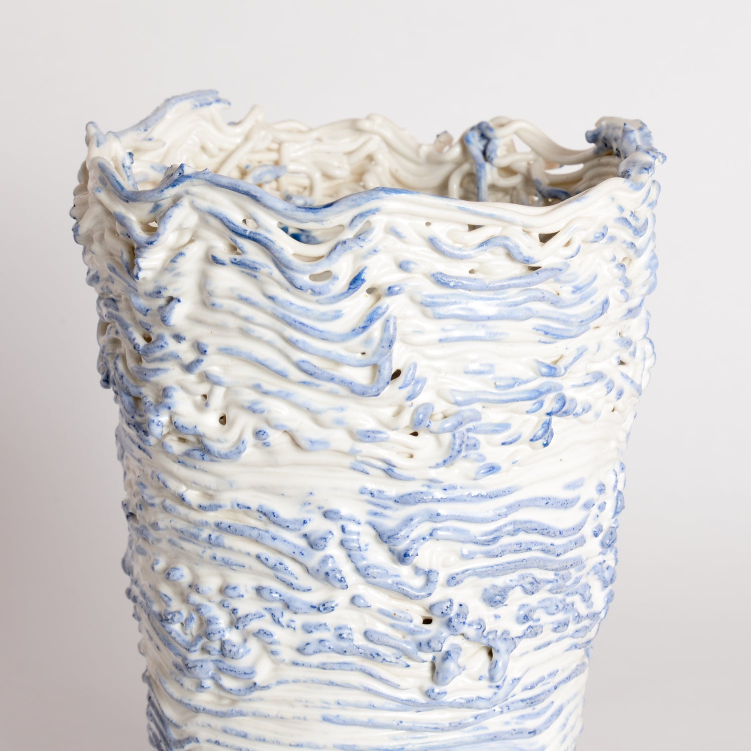 'Threaded Series' Vessel