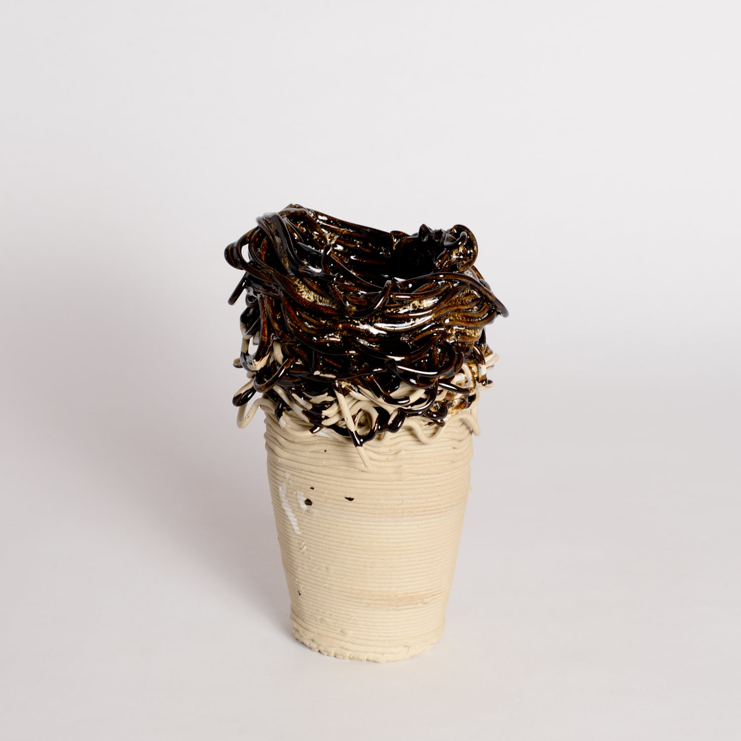 'Threaded Series' Vessel