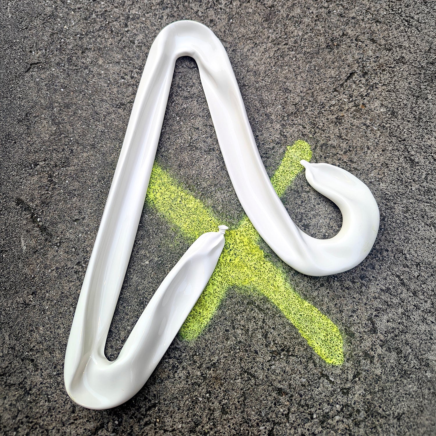 Deflated Balloon Hanger - Laundry White