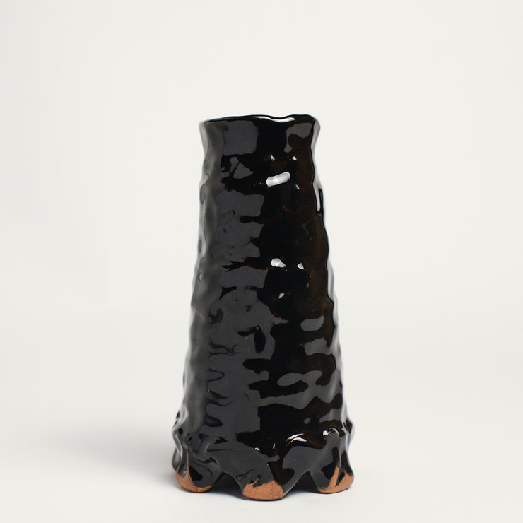 DAWN VACHON studied visual arts at Emily Carr University of Art and Design in Vancouver, receiving her BFA in 2008. Since relocating to Melbourne, she has made a lot of ceramic pots and has exhibited a handful of ceramic things that aren&