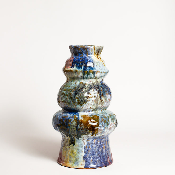 DAWN VACHON studied visual arts at Emily Carr University of Art and Design in Vancouver, receiving her BFA in 2008. Since relocating to Melbourne, she has made a lot of ceramic pots and has exhibited a handful of ceramic things that aren&