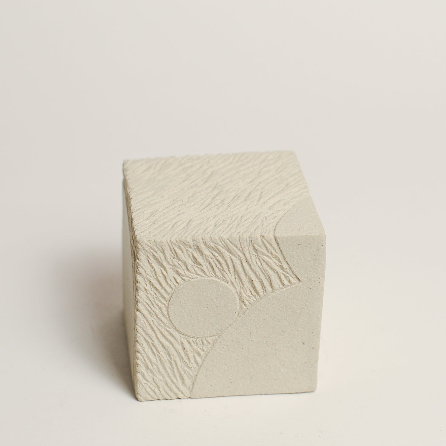 Ceramic sculpture handmade by Sydney-based artist Debbey Watson. The minimal aesthetic of Debbey’s enclosed, slab-built geometric forms and contemporary ceramics is inspired by her interest in modern architecture and design. 