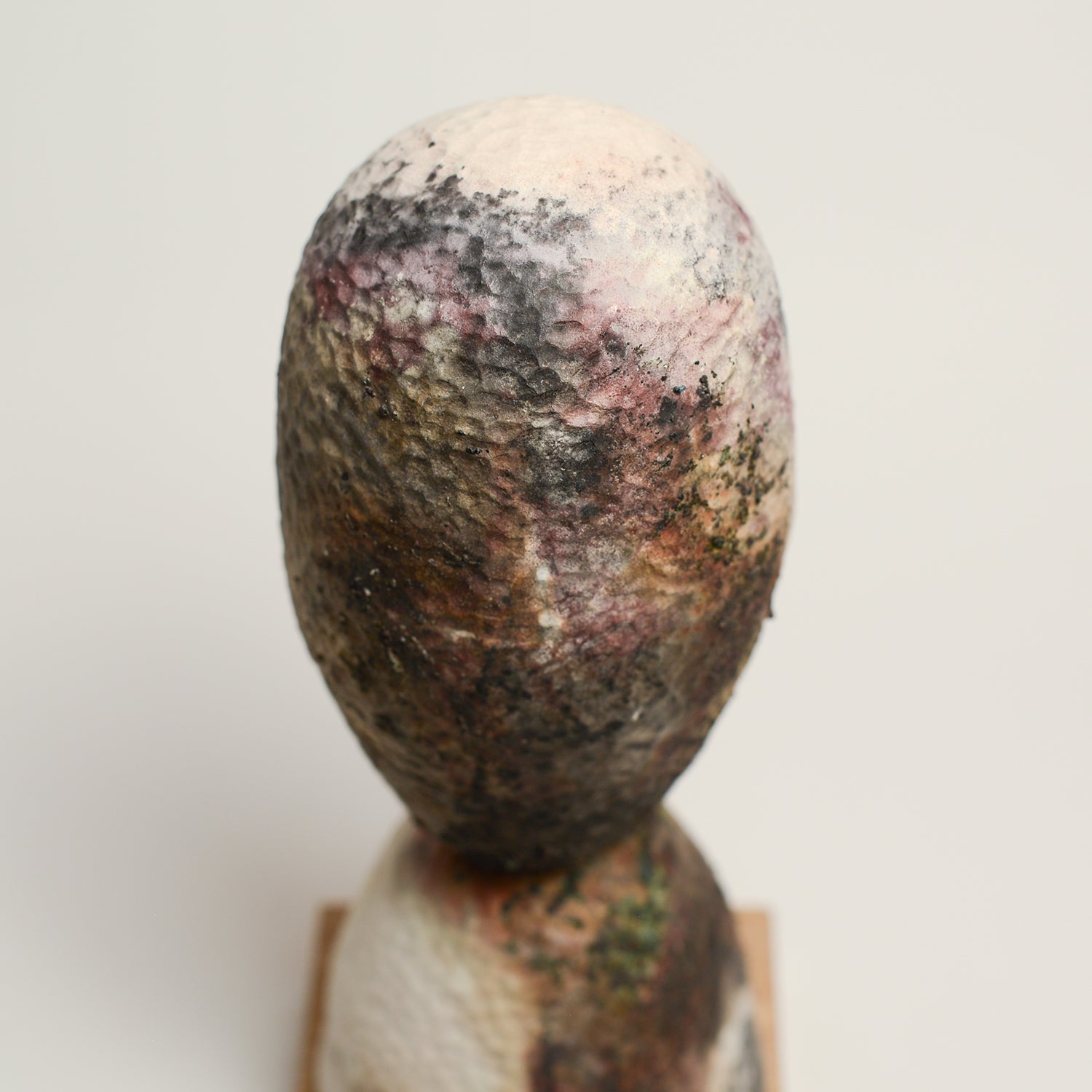 ELLA BENDRUPS is an emerging ceramic artist whose practice explores ancient clay and stone artefacts and their ability to transcend the times and cultures in which they were created. She embraces the expressive nature of hand building, pinching, coiling and carving clay to highlight the maker’s touch. 