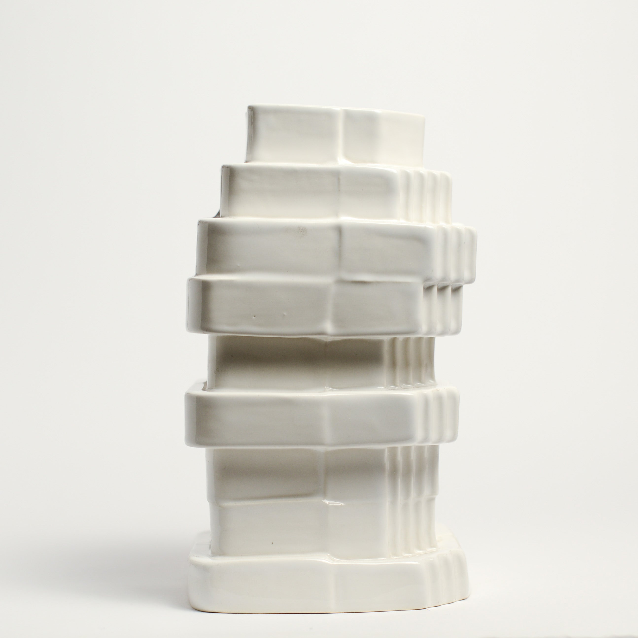 Ceramic vase handmade by Ella Reweti using slipcasting techniques. Ella is an Australian ceramicist based in Melbourne where she creates contemporary ceramics using slipcasting techniques and playing with form.