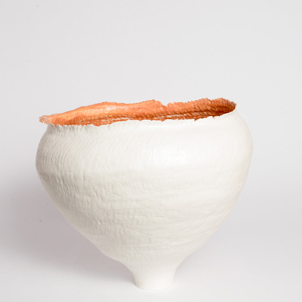 gốm maker is the ceramic practice of Thannie Phan, a Vietnamese artist and potter now based in Naarm. 
Thannie's practice is a physical interpretation of the stories she writes about where she is, where she was, and the people surrounding her. The works are hand-built by pinching coils, glazed by brushing or stamping.