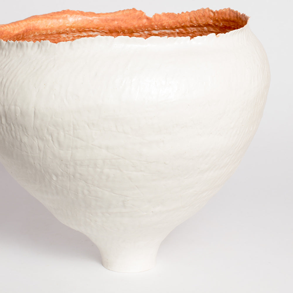 gốm maker is the ceramic practice of Thannie Phan, a Vietnamese artist and potter now based in Naarm. 
Thannie's practice is a physical interpretation of the stories she writes about where she is, where she was, and the people surrounding her. The works are hand-built by pinching coils, glazed by brushing or stamping.