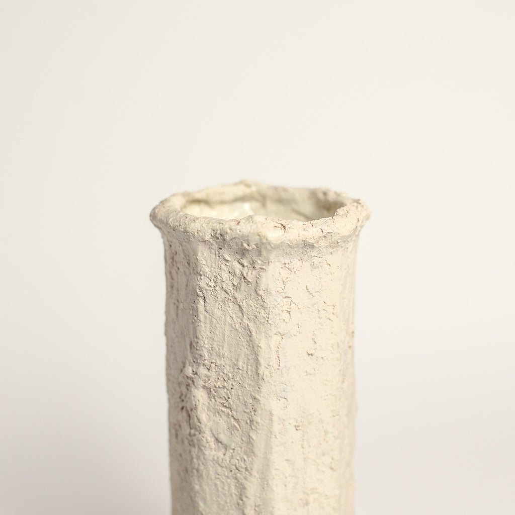 Ceramic vase handmade by Melbourne-based artist Irene from Iggy & Lou Lou. Irene’s practice is informed by a deep respect for traditional making processes, a commitment to a minimal environmental footprint, and a devotion to creating handmade, beloved ceramics that last a lifetime.