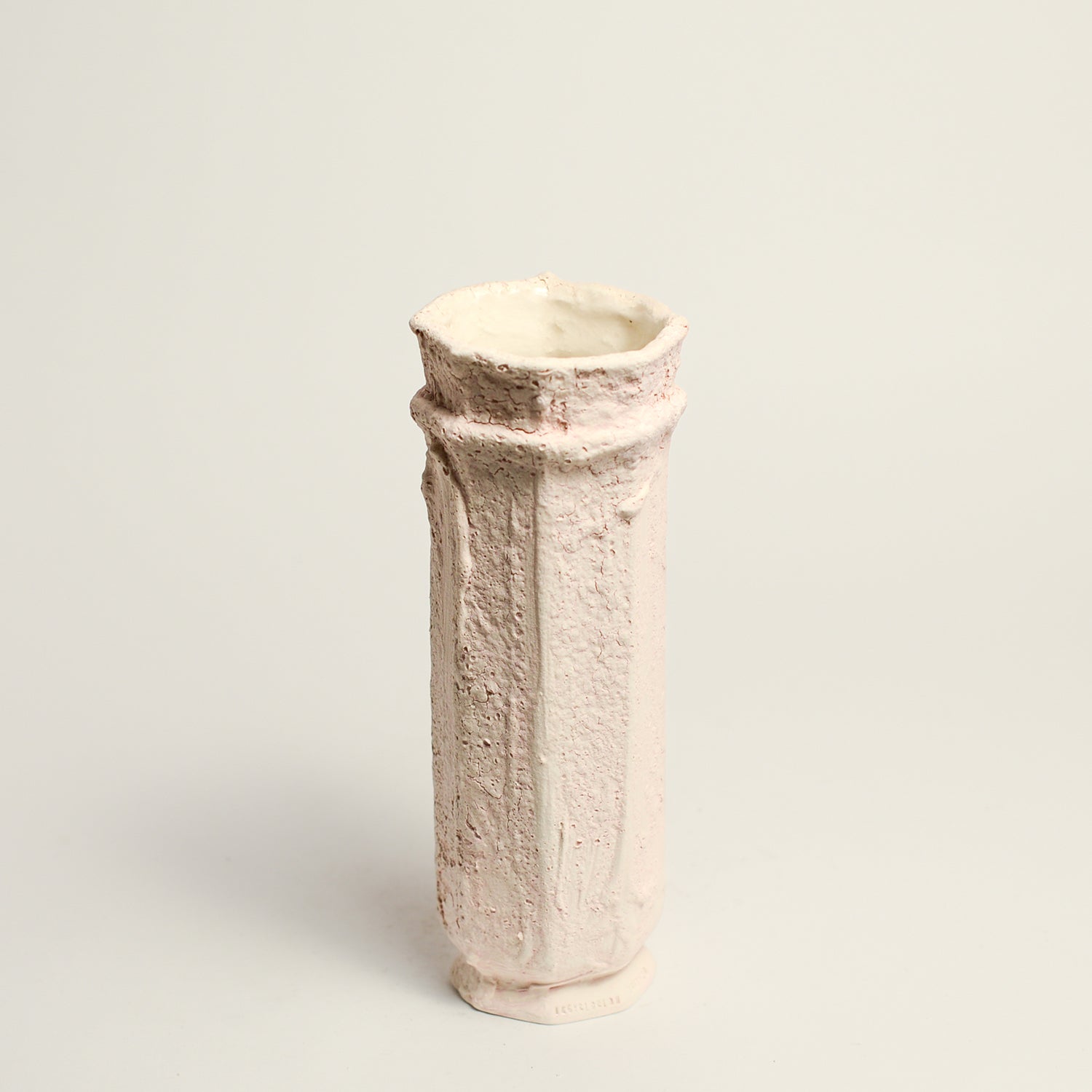 Ceramic vase handmade by Melbourne-based artist Irene from Iggy & Lou Lou. Irene’s practice is informed by a deep respect for traditional making processes, a commitment to a minimal environmental footprint, and a devotion to creating handmade, beloved ceramics that last a lifetime. Irene Grishin Selzer