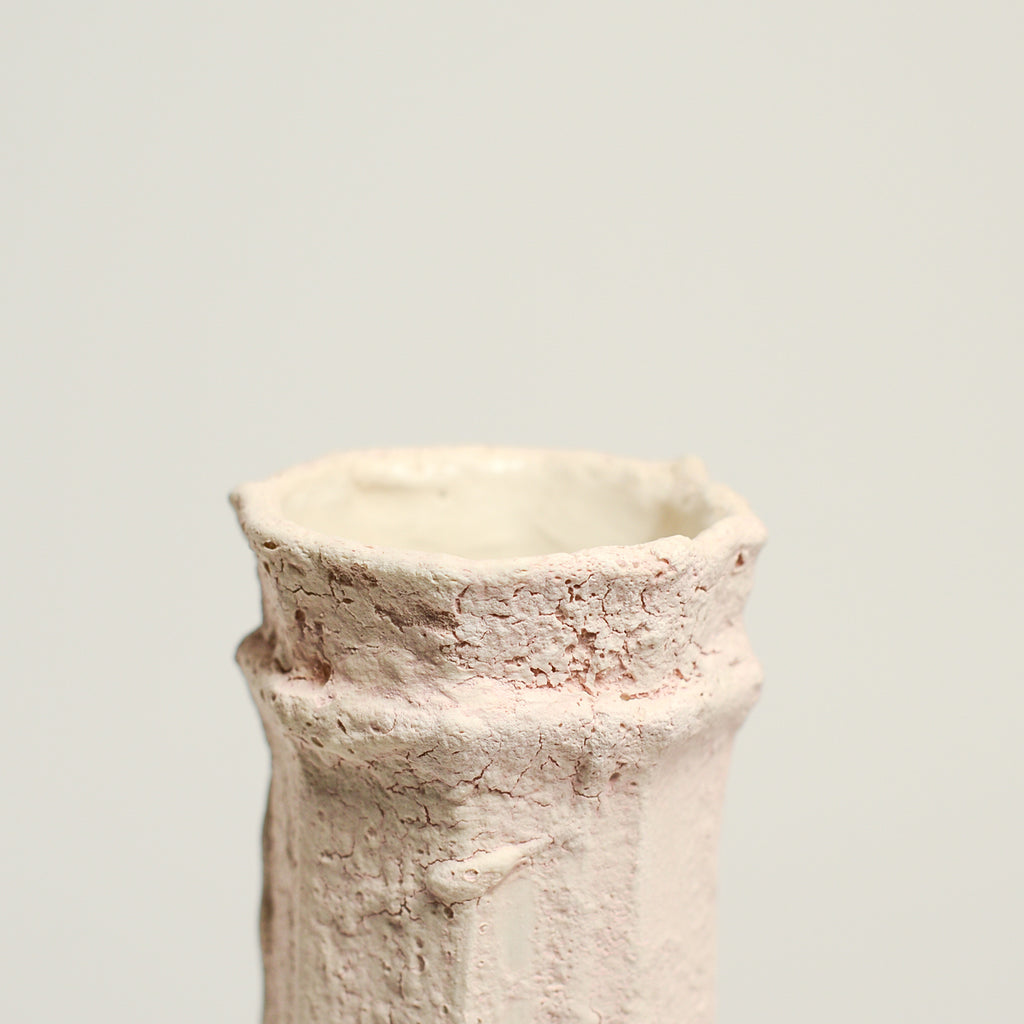 Ceramic vase handmade by Melbourne-based artist Irene from Iggy & Lou Lou. Irene’s practice is informed by a deep respect for traditional making processes, a commitment to a minimal environmental footprint, and a devotion to creating handmade, beloved ceramics that last a lifetime. Irene Grishin Selzer
