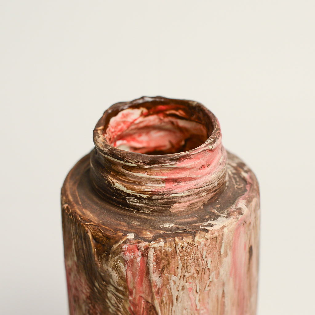 Ceramic vase handmade by Melbourne-based artist Irene from Iggy & Lou Lou. Irene’s practice is informed by a deep respect for traditional making processes, a commitment to a minimal environmental footprint, and a devotion to creating handmade, beloved ceramics that last a lifetime. Irene Grishin Selzer