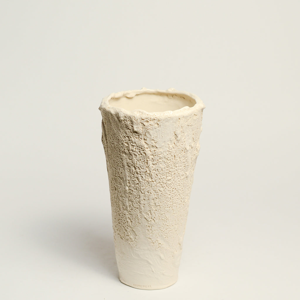 Ceramic vase handmade by Melbourne-based artist Irene from Iggy & Lou Lou. Irene’s practice is informed by a deep respect for traditional making processes, a commitment to a minimal environmental footprint, and a devotion to creating handmade, beloved ceramics that last a lifetime. Irene Grishin Selzer