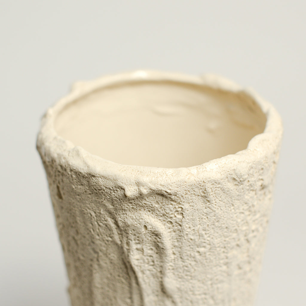 Ceramic vase handmade by Melbourne-based artist Irene from Iggy & Lou Lou. Irene’s practice is informed by a deep respect for traditional making processes, a commitment to a minimal environmental footprint, and a devotion to creating handmade, beloved ceramics that last a lifetime. Irene Grishin Selzer