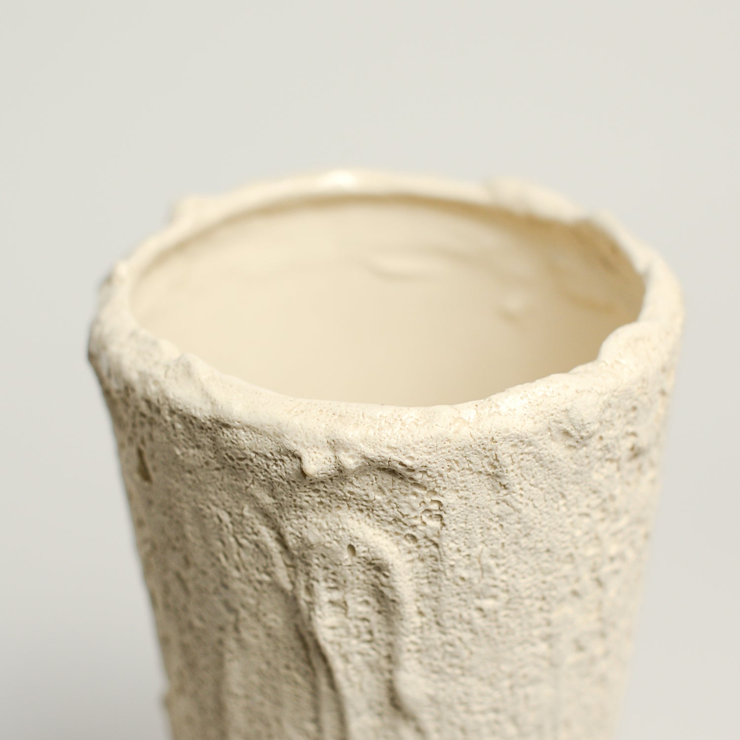 Ceramic vase handmade by Melbourne-based artist Irene from Iggy & Lou Lou. Irene’s practice is informed by a deep respect for traditional making processes, a commitment to a minimal environmental footprint, and a devotion to creating handmade, beloved ceramics that last a lifetime. Irene Grishin Selzer