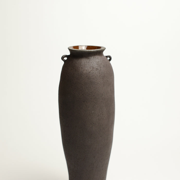 Ceramic vessel by Jane Burn