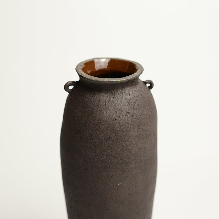 Ceramic vessel by Jane Burn