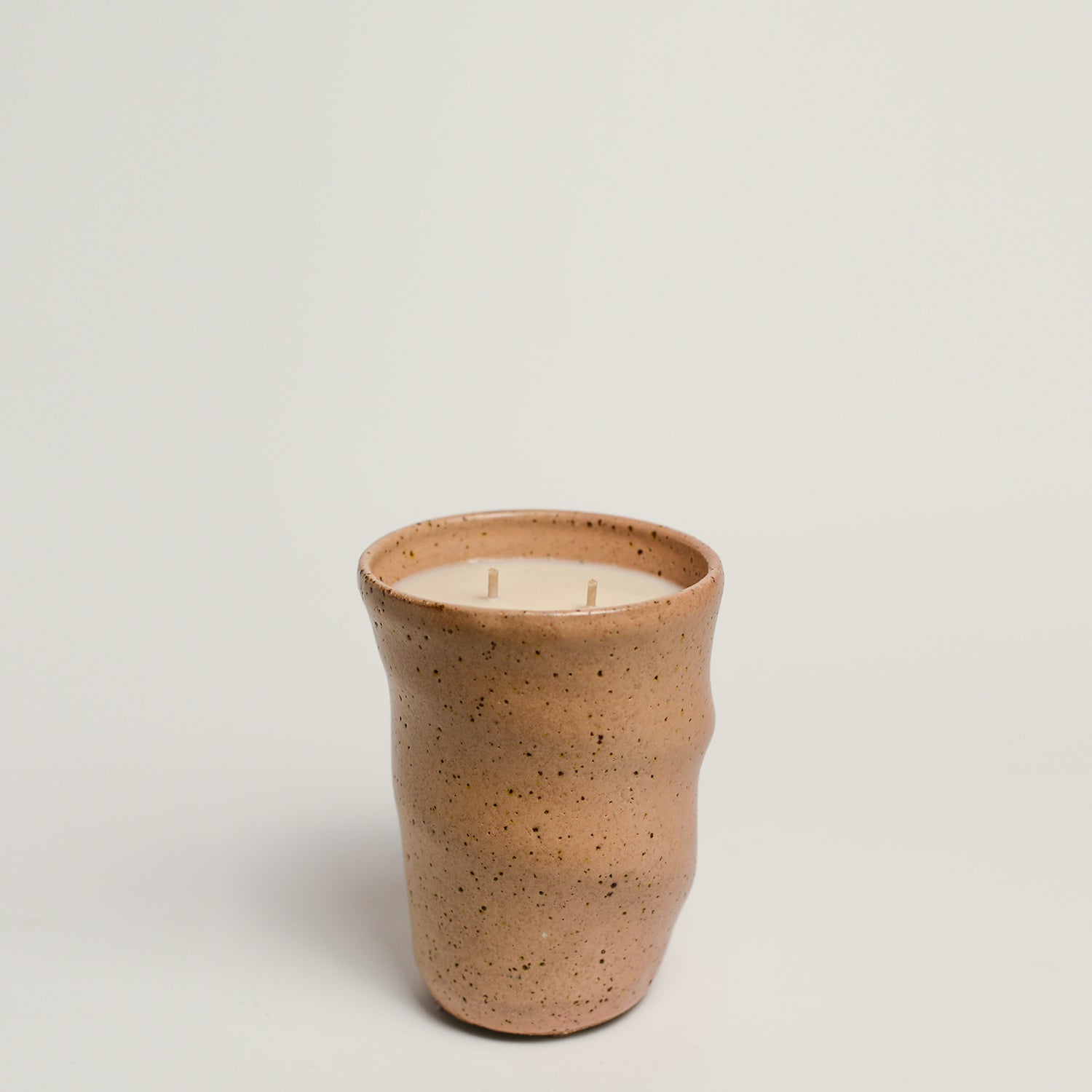 pépite presents its first commissioned series - an impressive XL ceramic candle featuring a signature bump vessel made by artist James Lemon and scented candle hand poured by Melbourne label You, Me & Bones. A gift that keeps on giving - once the candle has been enjoyed until its last drop, this piece becomes a beautiful