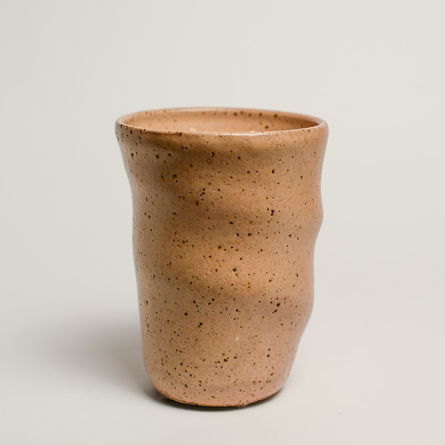 pépite presents its first commissioned series - an impressive XL ceramic candle featuring a signature bump vessel made by artist James Lemon and scented candle hand poured by Melbourne label You, Me & Bones. A gift that keeps on giving - once the candle has been enjoyed until its last drop, this piece becomes a beautiful