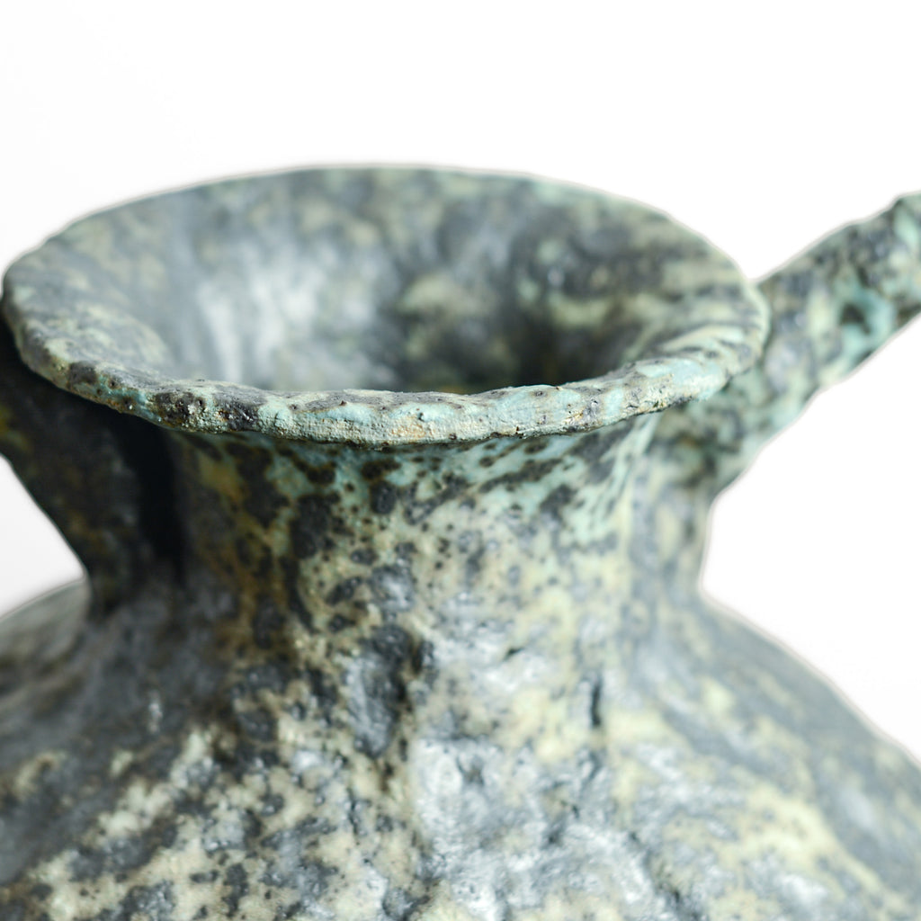 After working in music, advertising and law, KELLY BROWN became a ceramic artist.

Working in Sydney at Kil.n.it, she specialises in crafting timeless pieces inspired by ancient forms, huge urns being her favourite. Collaborating with interior designers, her creations bring sophistication and a touch of history to living spaces. Through unique partnerships with painters, she breaks traditional boundaries, creating captivating expressions.