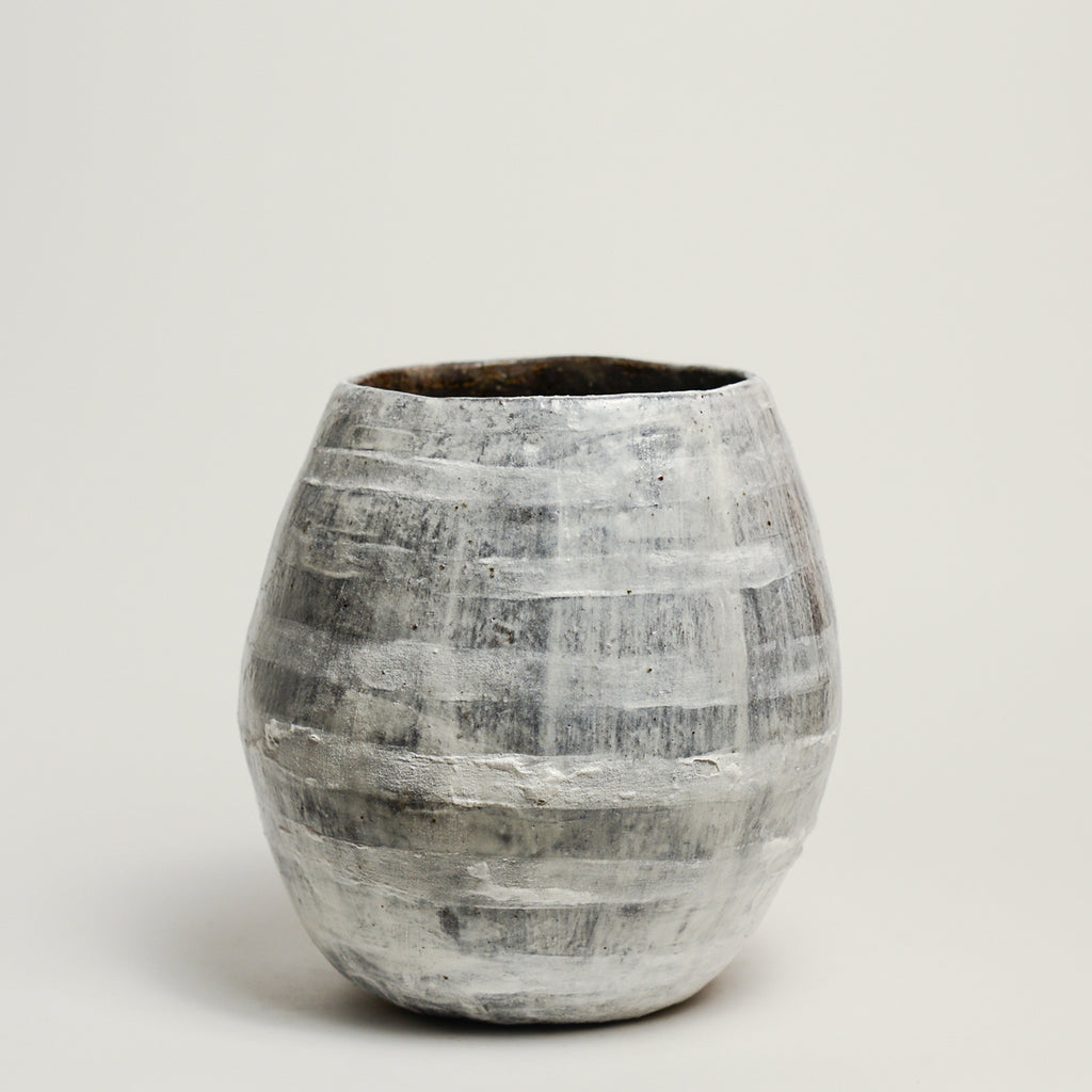 LAUREN JOFFE is a ceramic artist born in Cape Town, who immigrated to Melbourne as a child.  She studied Fine Art (Gold & Silversmithing) at RMIT and after graduating began her art practice as a contemporary jeweller and object maker