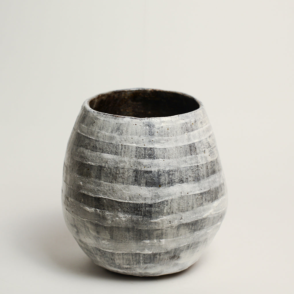 LAUREN JOFFE is a ceramic artist born in Cape Town, who immigrated to Melbourne as a child.  She studied Fine Art (Gold & Silversmithing) at RMIT and after graduating began her art practice as a contemporary jeweller and object maker