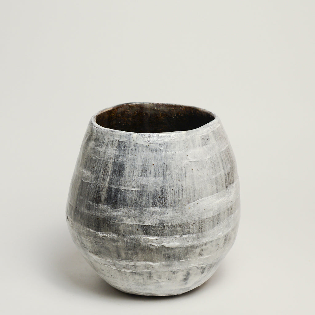 LAUREN JOFFE is a ceramic artist born in Cape Town, who immigrated to Melbourne as a child.  She studied Fine Art (Gold & Silversmithing) at RMIT and after graduating began her art practice as a contemporary jeweller and object maker