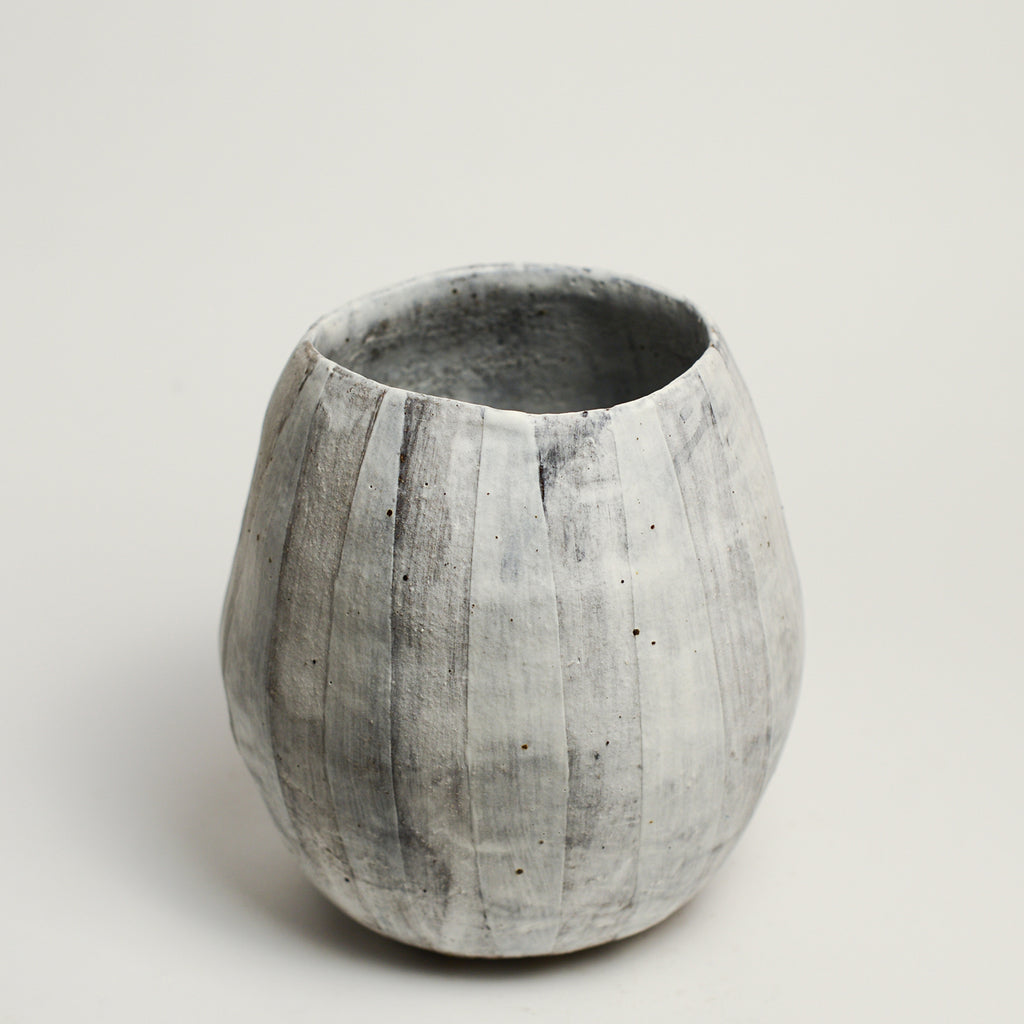 LAUREN JOFFE is a ceramic artist born in Cape Town, who immigrated to Melbourne as a child.  She studied Fine Art (Gold & Silversmithing) at RMIT and after graduating began her art practice as a contemporary jeweller and object maker